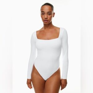 NWOT Aritzia Babaton Contour Squareneck Longsleeve Bodysuit in White Size XL.